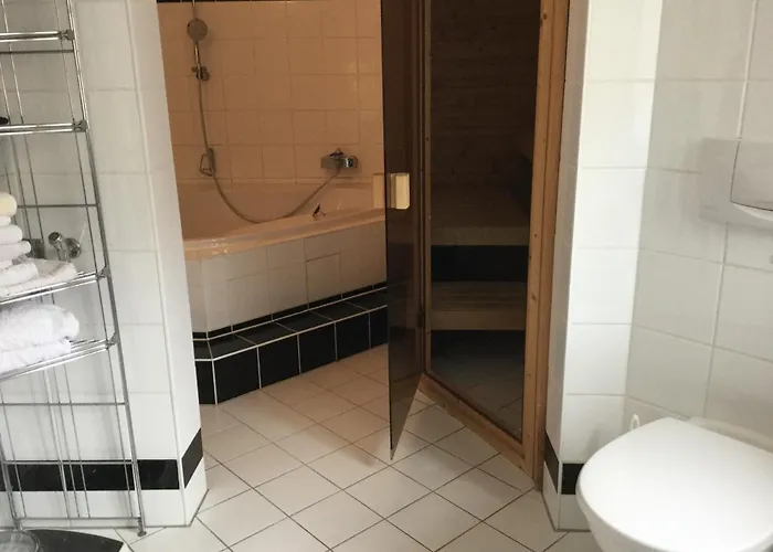 Schoene 150 Qm-wohnung In Jugendstil-villa * Dresden